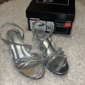New York Transit Women's Silver Sandals New Years Holiday size 8 wide width
